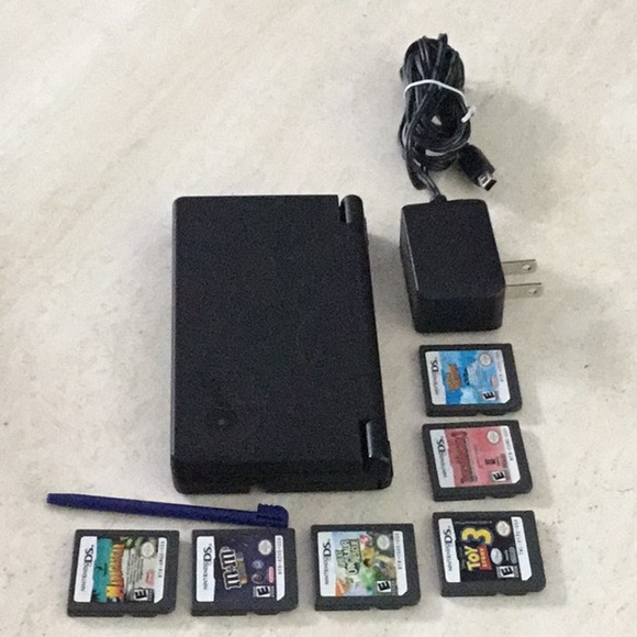 Nintendo DSi Console & 6 Nintendo DS Games Handheld System & Charger Toy Story - Picture 8 of 16